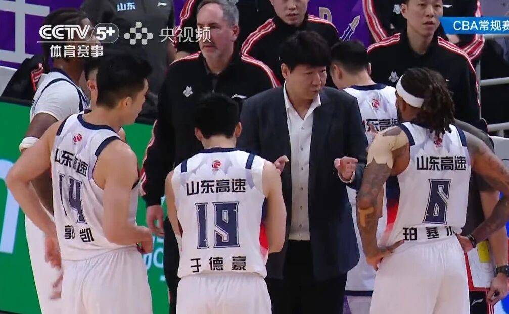 亚博体育官网-今夜山东男篮调整名单以备德甲广厦男篮今晨内部沟通，清晨洛杉矶快船调整名单以备葡超看傻球迷-亚博体育官网